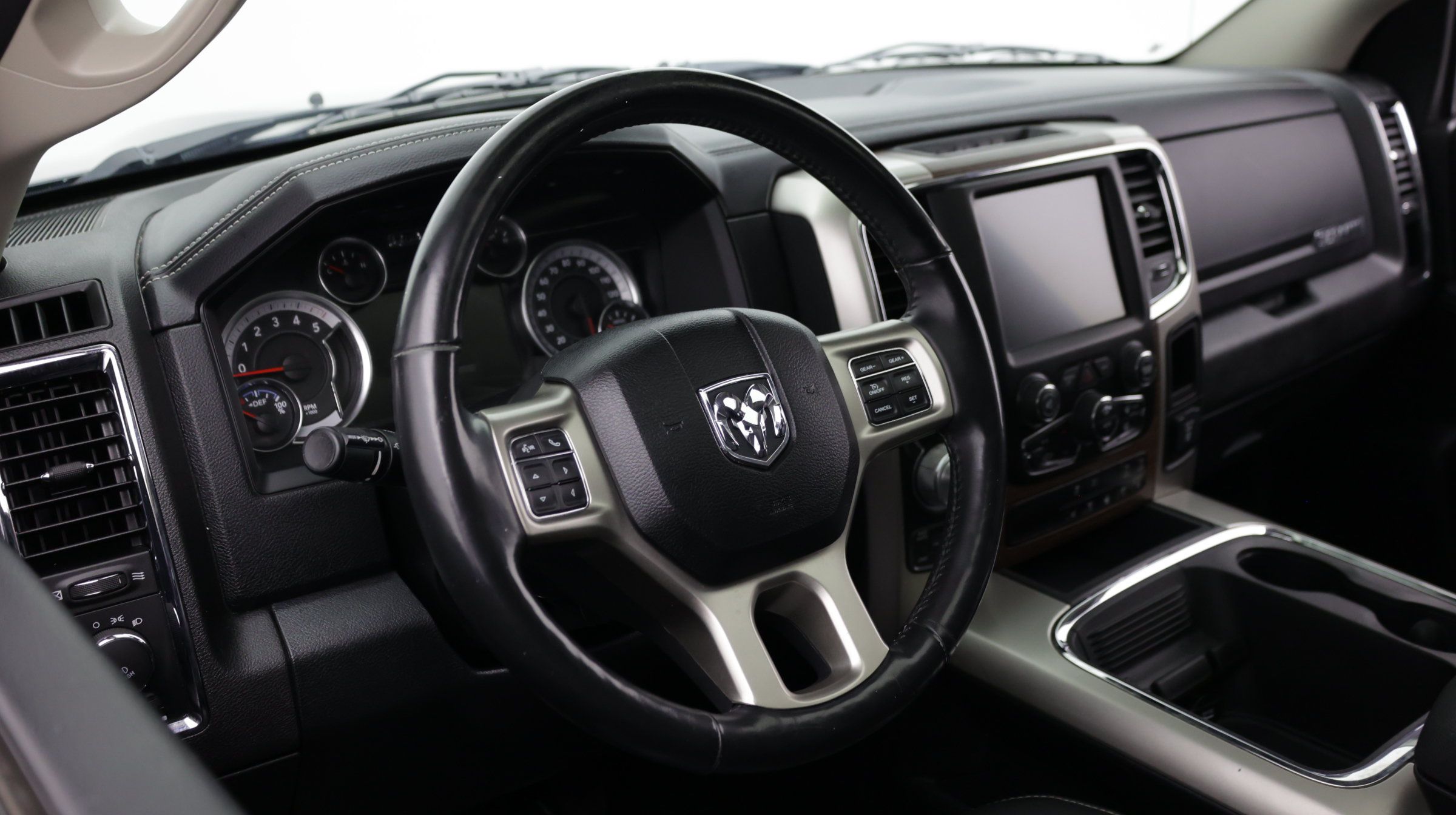 Used 2017 RAM 1500 Laramie w/ Convenience Group AWD/4WD image 14