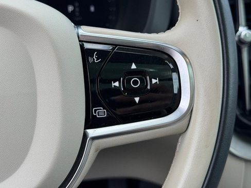 Certified 2024 Volvo XC60 B5 Plus w/ Protection Package Premier AWD/4WD image 19