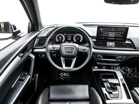 Used 2024 Audi Q5 2.0T Premium w/ Summer of Audi Package image 5