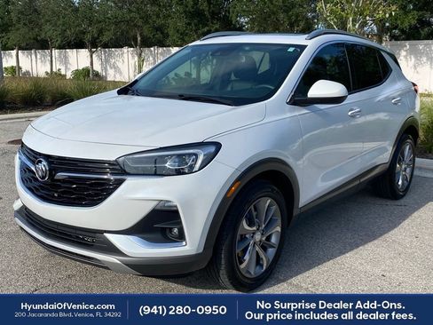 Used 2022 Buick Encore GX Essence w/ Experience Buick Package FWD image 2