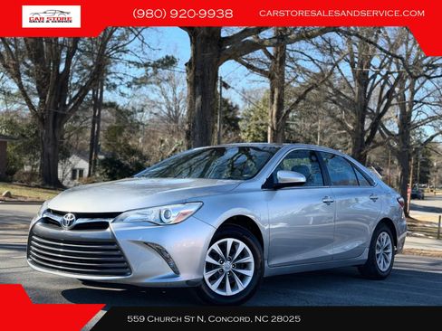 Used 2016 Toyota Camry LE FWD image 1