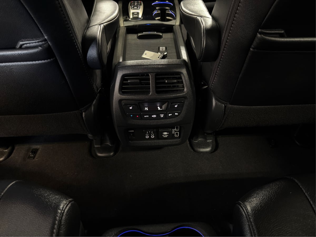 Used 2020 Honda Pilot Touring image 24