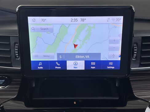 Used 2024 Ford Explorer Limited w/ Equipment Group 301A AWD/4WD image 29