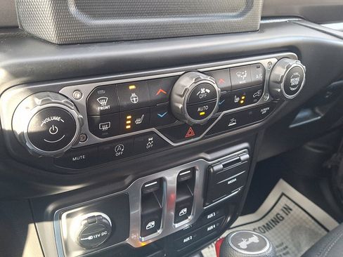 Used 2021 Jeep Wrangler Sport S image 28