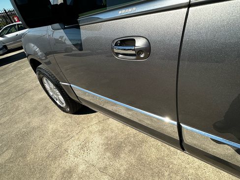 Used 2012 Lincoln Navigator 2WD image 12