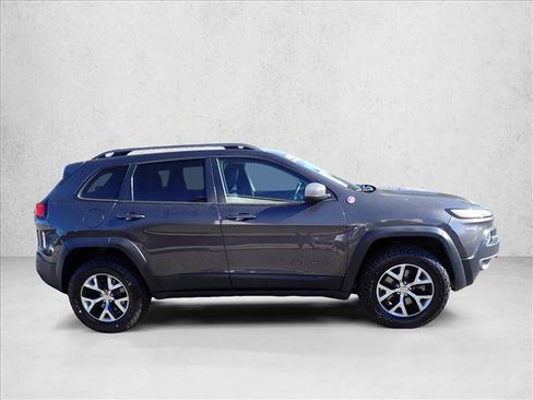 Used 2014 Jeep Cherokee Trailhawk w/ Leather Interior Group AWD/4WD image 5
