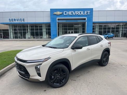 New 2026 Chevrolet Trax ACTIV w/ Driver Confidence Package FWD image 2