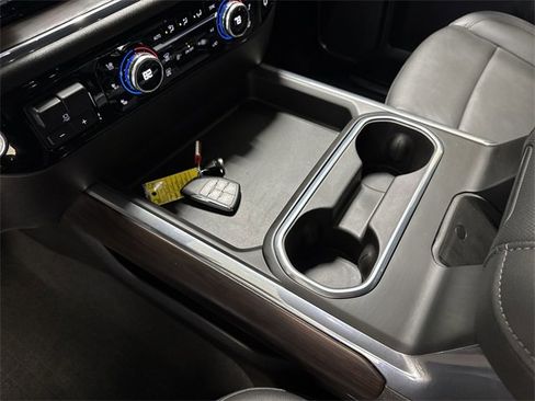 Used 2024 GMC Sierra 2500 SLT w/ SLT Premium Package image 21