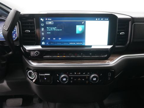 Used 2023 Chevrolet Silverado 1500 LT AWD/4WD image 20
