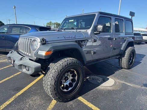 Used 2018 Jeep Wrangler Unlimited Sport S AWD/4WD image 2