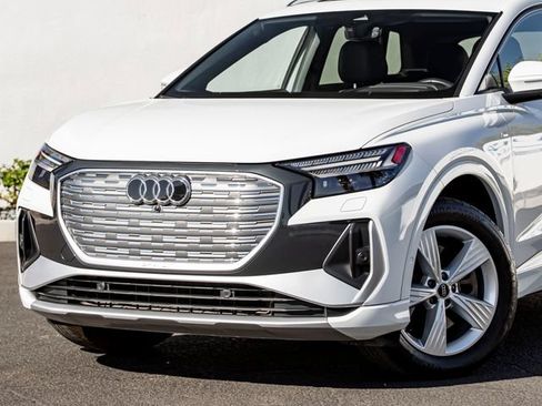 Used 2023 Audi Q4 e-tron Prestige AWD/4WD image 2
