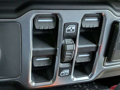 New 2026 Jeep Wrangler Unlimited Sahara AWD/4WD image 24