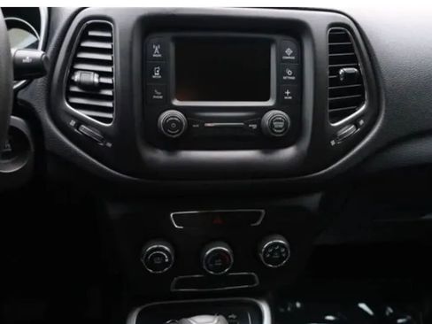 Used 2018 Jeep Compass Sport AWD/4WD image 6