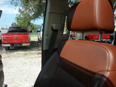 Used 2017 Chevrolet Suburban Premier RWD image 22