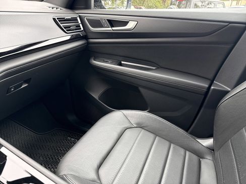 Used 2024 Volkswagen Atlas Cross Sport SEL R-Line image 24