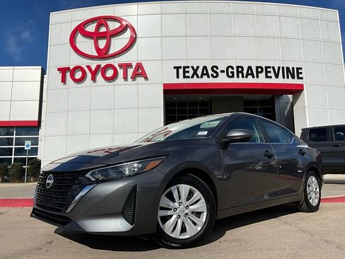 Used 2025 Nissan Sentra S image 2