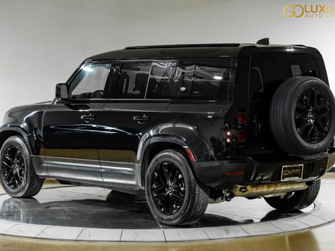 Used 2023 Land Rover Defender 110 SE image 12