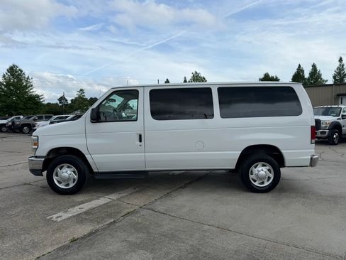 Used 2012 Ford E-350 and Econoline 350 XLT RWD image 2