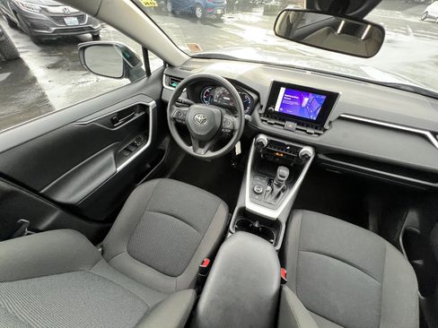 Used 2025 Toyota RAV4 LE image 19