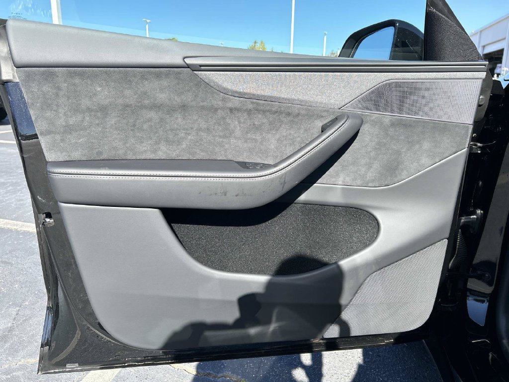 Used 2026 Tesla Model Y Long Range AWD/4WD image 23