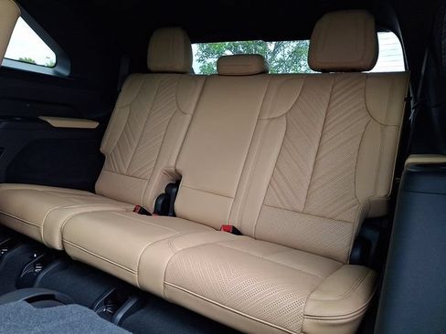 Used 2025 Cadillac Escalade IQ Luxury 2 AWD/4WD image 10