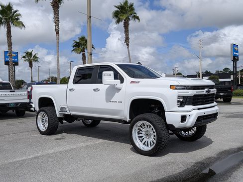 Used 2025 Chevrolet Silverado 2500 Custom w/ Custom Value Package AWD/4WD image 1