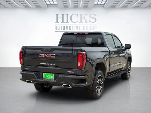 Used 2022 GMC Sierra 1500 AT4 w/ Technology Package AWD/4WD image 5