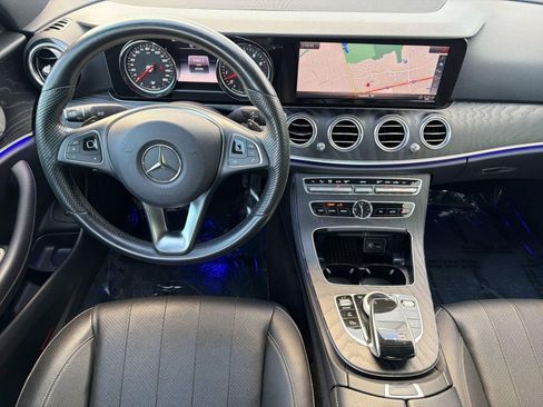 Certified 2018 Mercedes-Benz E 400 4MATIC Sedan image 4