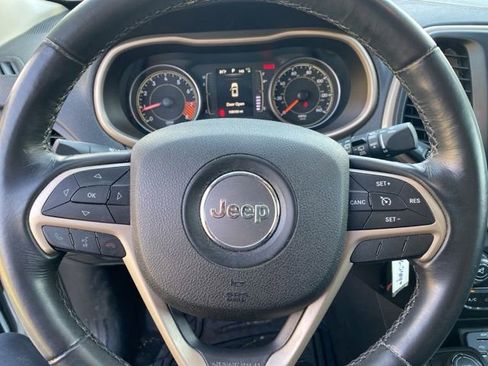 Used 2015 Jeep Cherokee Latitude AWD/4WD image 18