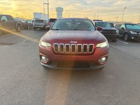 Used 2019 Jeep Cherokee Latitude Plus w/ Comfort/Convenience Group image 8