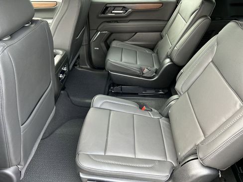 Used 2026 GMC Yukon XL Denali w/ Sun & Power Step Package image 26