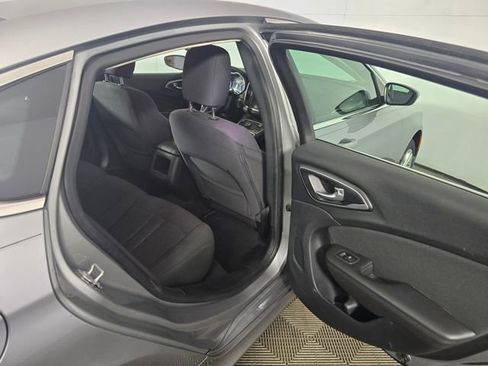 Used 2015 Chrysler 200 Limited image 15
