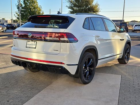 New 2026 Volkswagen Atlas Cross Sport SEL R-Line image 3