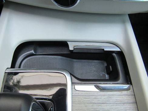 Used 2023 Volvo XC60 B5 Plus w/ Protection Package Premier image 45