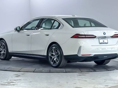 Used 2024 BMW i5 eDrive40i RWD image 6