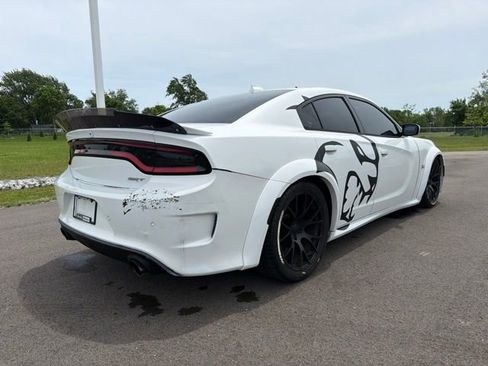Used 2016 Dodge Charger SRT w/ Harman/Kardon Audio Group RWD image 9