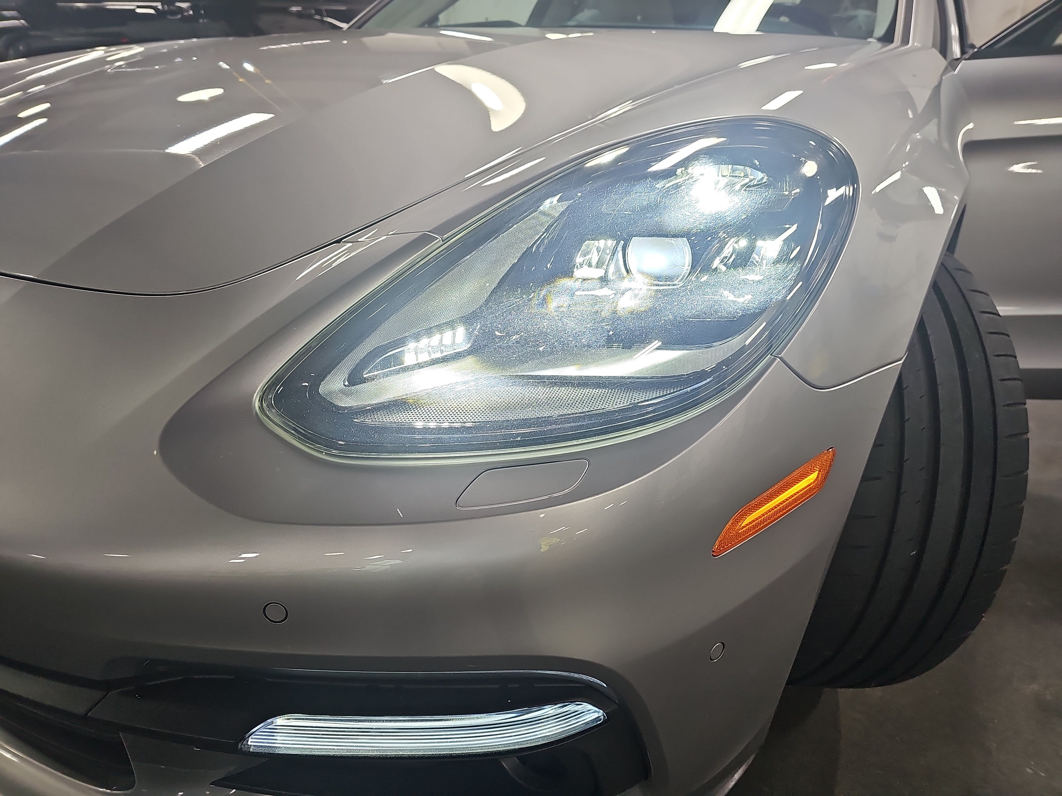 Used 2018 Porsche Panamera 4 AWD/4WD image 32