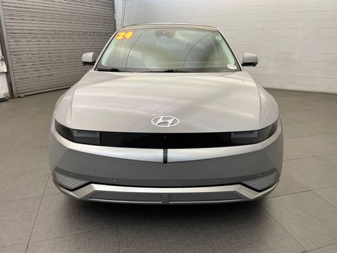 Used 2024 Hyundai Ioniq 5 Limited AWD/4WD image 3