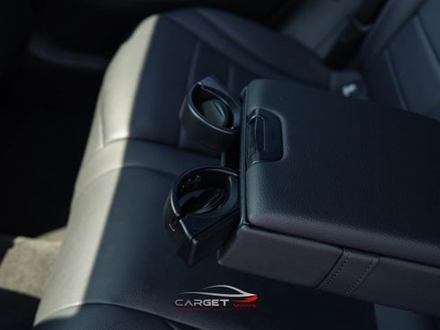 Used 2018 Mercedes-Benz GLC 300 4MATIC Coupe image 22