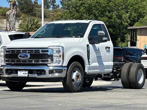 New 2026 Ford F350 XL w/ XL Chrome Package RWD image 7