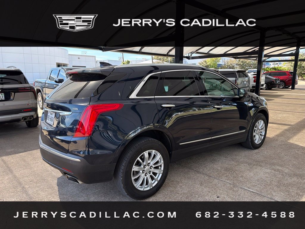 Used 2017 Cadillac XT5 FWD image 4