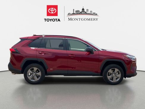 Used 2024 Toyota RAV4 LE AWD/4WD image 2