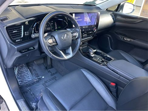 Used 2025 Lexus NX 350h AWD w/ Premium Package image 7