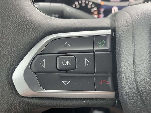 Used 2024 Jeep Compass Latitude AWD/4WD image 30