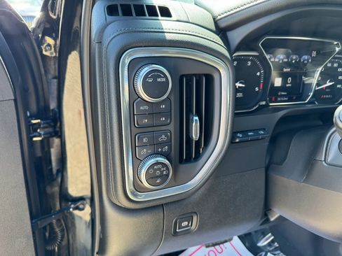 Used 2021 GMC Sierra 2500 Denali w/ Denali Black Diamond Edition AWD/4WD image 16