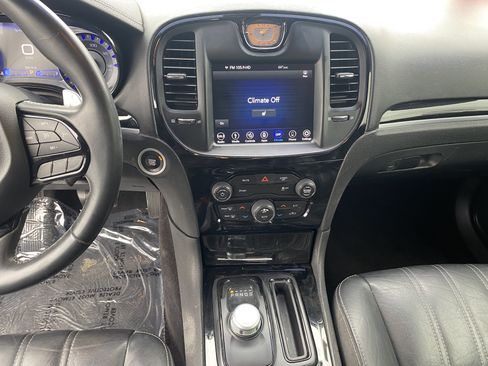 Used 2019 Chrysler 300 S RWD image 12