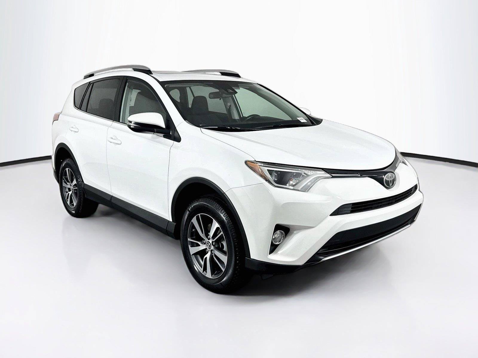 Used 2018 Toyota RAV4 XLE FWD image 8