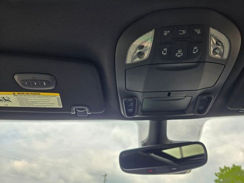 New 2027 Chrysler Pacifica Limited AWD/4WD image 41