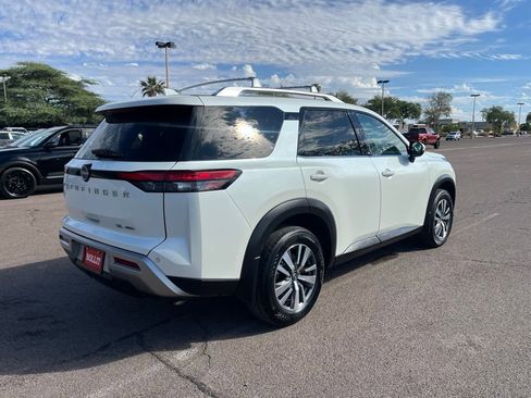 Used 2023 Nissan Pathfinder SL image 9