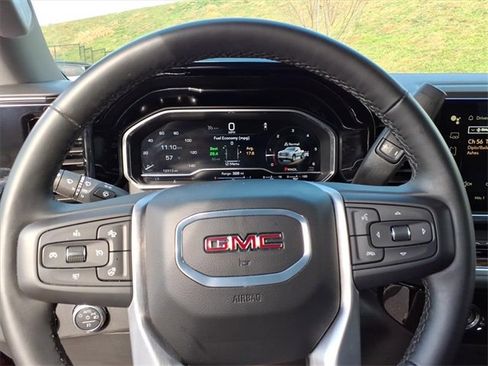 Used 2024 GMC Sierra 1500 Elevation image 17